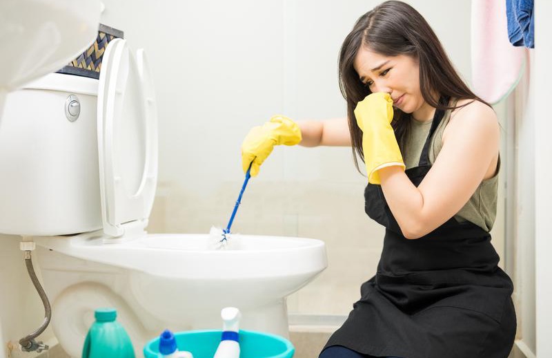 Nguyên nhân và cách xử lý mùi hôi nhà vệ sinh